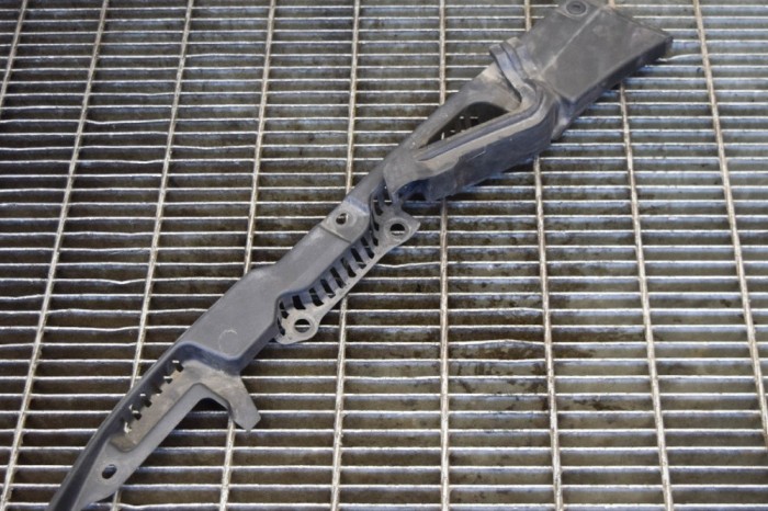 Aripa de plastic st&acirc;nga față VOLVO S90 II 2018 OEM: 31386870 | 11183903