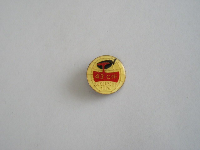 QW9 I 34 - Insigna - tematica turism - Bucuresti 1976 - 43 CIF