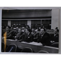 MINISTRUL GOGU RADULESCU LA CONFERINTA INTERNATIONALA , FOTOGRAFIE DE PRESA , ANII &#039; 70