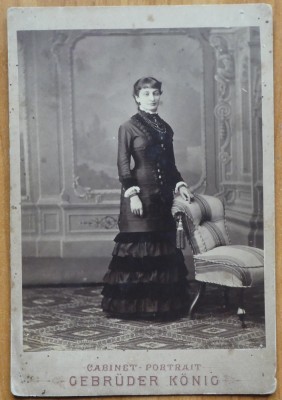 Foto pe carton, Cernauti, 1882, Marie Gaffenco, din familia de boieri Flondor, cu autograf foto