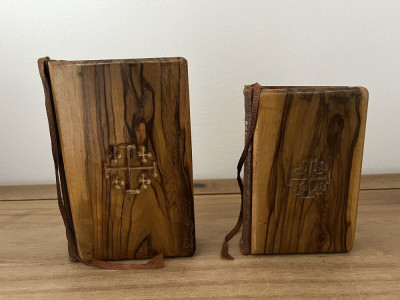 Biblia / biblie + carte rugaciuni , coperta din lemn, engleza, 1958 foto