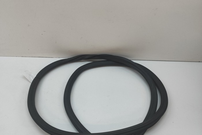Garnitura ușă st&acirc;nga spate LAND ROVER RANGE ROVER SPORT L461 2024 OEM: N9X2-253A10-A,N9X2-253A10-AC | 29502741