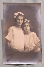 Poza fete - eleve de liceu - fotografie tip carte postala - fotografie veche anii 1920, foto studio Olteanu - Campina