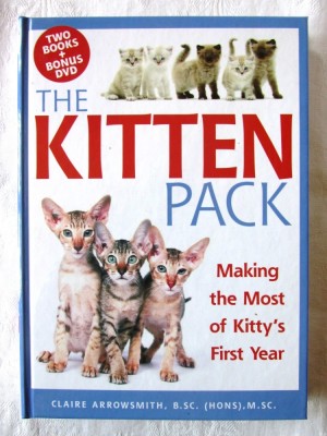 &amp;quot;THE KITTEN PACK. Making the Most of Kitty&amp;#039;s First Year&amp;quot;. 2 carti + DVD. Ingrijire pisoi in primul an. In limba engleza. Noi foto