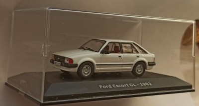 Macheta Ford Escort GL 1982 - IXO/Hachette 1/43 foto