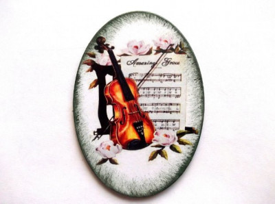 Magnet cu vioara, portativ muzical si flori, tablou oval pe lemn 40415 foto