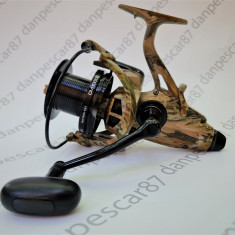 Mulineta Crap WIND BLADE CM 10000 CAMO cu tambur long-cast 0,40mm/400m