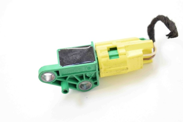 Senzor de impact dreapta spate AUDI Q7 4L 2007 OEM: 1K0909606C | 10953046