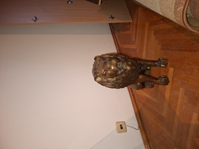 Leu din bronz
