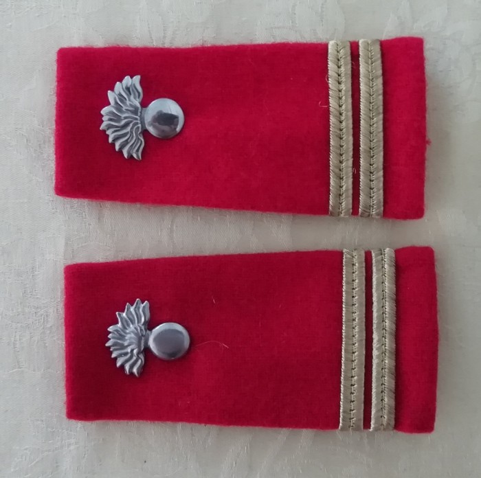 C2 12 - Grade militare - locotenent infanterie - piesa de colectie!