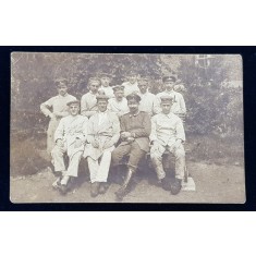 SOLDATI GERMANI CU HALATE SI PIJAMALE , FOTOGRAFIE DE GRUP , CARTE POSTALA ILUSTRATA , MONOCROMA, CIRCULATA , DATATA 1916