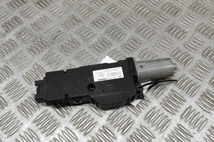 Motor trapa MERCEDES-BENZ GLE W166 2016 OEM: A2139066803,A2139014101,A2139025403 30331185