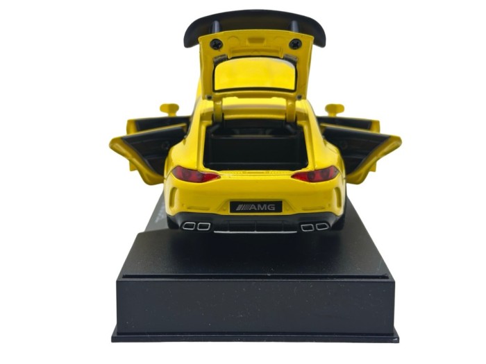 Macheta Mercedes GT63 AMG V8 1:32 galben, sunet, lumini, deschide usi si capote
