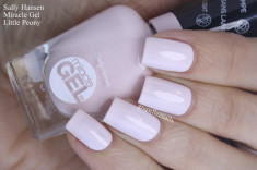 OJA ALBA ROZE SALLY HANSEN MIRACLE GEL 247 LITTLE PEONY foto