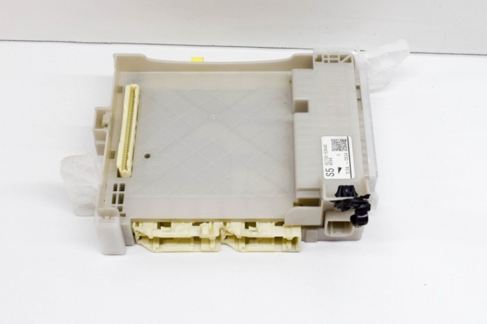Modul de confort TOYOTA YARIS _P13_ 2018 OEM: 82730-52K40,7L04-0834 14822922
