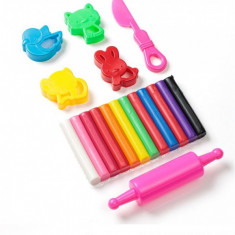 Set batoane plastilina si accesorii -12 culori