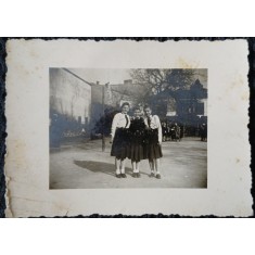 Fotografie, Trei eleve strajeri, perioada interbelica