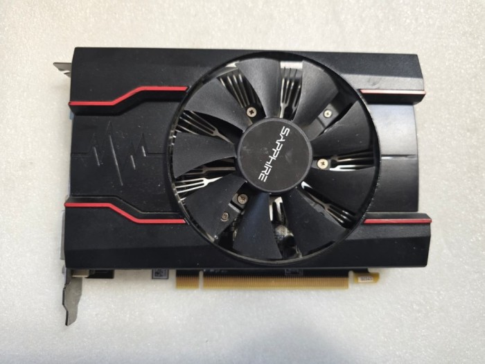 Placa video Sapphire Radeon RX 550 Pulse, 4GB GDDR5, 128-bit - poze reale