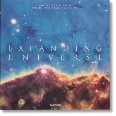 Expanding Universe. Photographs from the Hubble Space Telescope foto