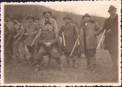 HST M214 Poză v&amp;acirc;nători cu puști 1935 G&amp;acirc;rbău județul Cluj foto