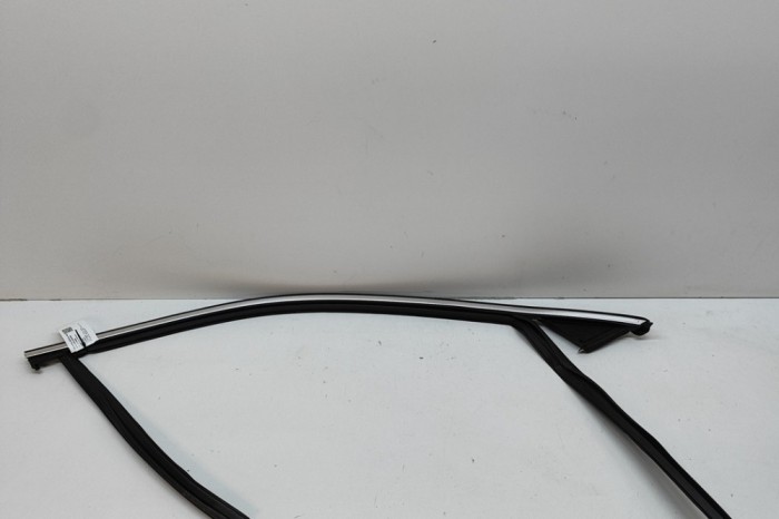 Bandou superior ușă dreapta față VOLVO XC90 II 2021 OEM: 32205572,31841450 27978046