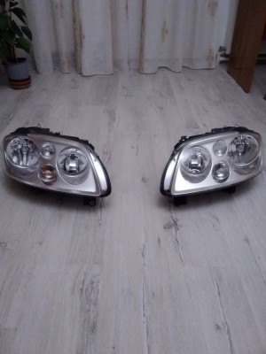 Faruri VW Touran foto