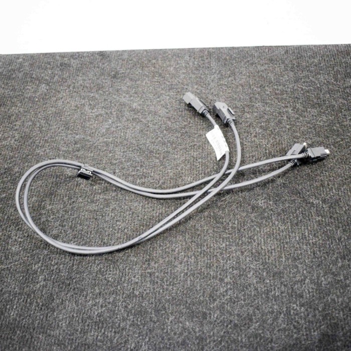 Port USB/AUX-In TESLA MODEL S 2017 OEM: 1004815-08-B | 4089036