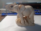 Elefant vintage sculptat