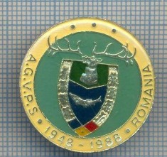 AX 144 INSIGNA VANATOARE SI PESCUIT SPORTIV PERIOADA RSR -A.G.V.P.S -1948-1988
