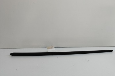 Ornament vertical parbriz st&amp;acirc;nga PORSCHE MACAN 95B 2014 OEM: 95B.845.327,95B845327 | 26830802 foto
