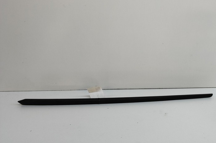 Ornament vertical parbriz st&acirc;nga PORSCHE MACAN 95B 2014 OEM: 95B.845.327,95B845327 | 26830802