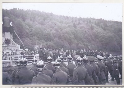 Bnk foto - Predeal - Cimitirul eroilor Valea Rasnoavei, Alb-Negru ...