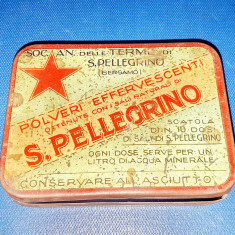 D695-Cutie farmacie S. PELEGRINO metal interbelica. Marimi: 11/8 cm.