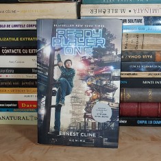 ERNEST CLINE - READY PLAYER ONE ( ROMAN SF ) , NEMIRA , 2018 *