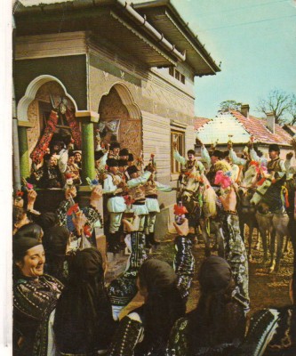 CPIB 16372 FELICITARE - &amp;quot;LA MULTI ANI!&amp;quot; COLINDATORI IN PRIDVORUL CASEI foto