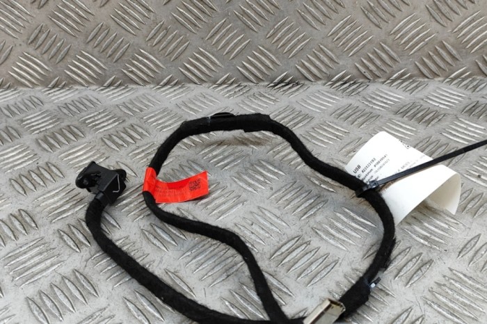 USB TESLA MODEL Y 2022 OEM: 1593174-01-C 23133193