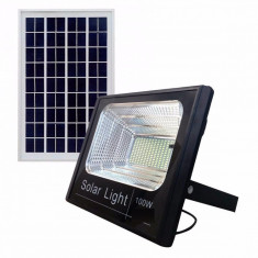 Proiector Solar Puternic LED 100 W + Panou Solar cu telecomanda si senzor lumina foto