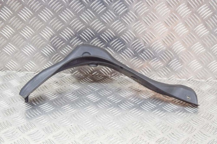 Ornament picurator haion st&acirc;nga BMW 4 Gran Coupe F36 2015 OEM: 7322297 12052781