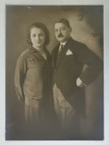CUPLU IN STUDIO , FOTOGRAFIE , PERIOADA INTERBELICA