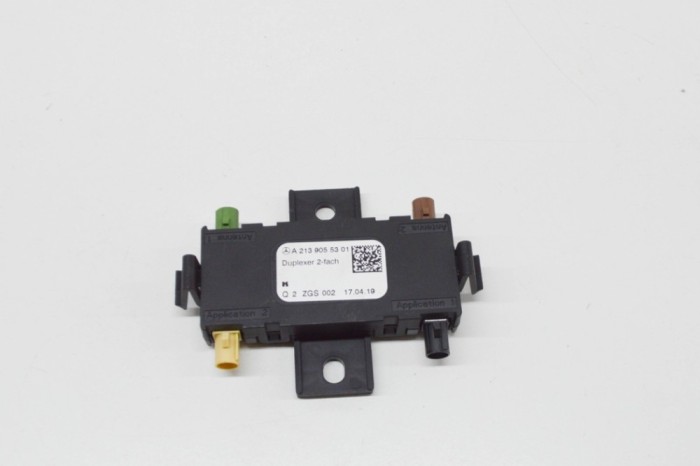 Amplificator de antena MERCEDES-BENZ EQC 2020 OEM: A2139055301 20941073