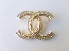 Brosa Chanel foto