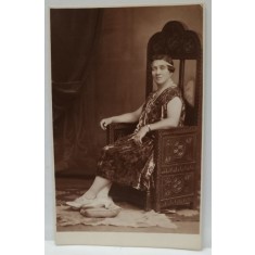 FOTO BUZDUGAN , BUCURESTI , DOAMNA IN FOTOLIU STIL BRANCOVENESC , FOTOGRAFIE TIP CARTE POSTALA , ANII &#039;20