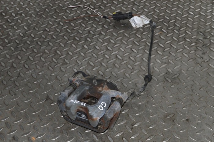 Etrier de fr&acirc;nă dreapta spate FIAT 500X 334_ 2018 12205874
