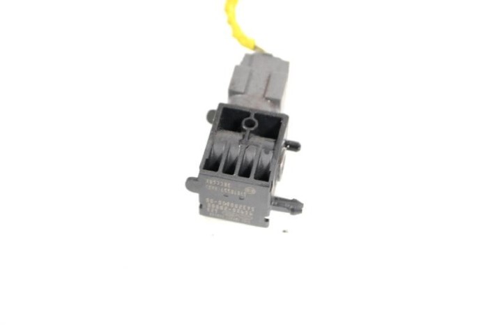 Senzor de impact dreapta față HYUNDAI SANTA F&Eacute; II CM 2007 OEM: 95920-2B000,17070117 3687447