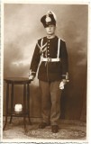 P2088N Soldat dintr-un batalion grăniceresc, &icirc;n uniformă de ceremonie, studio Anton, Făgăraș, 1938