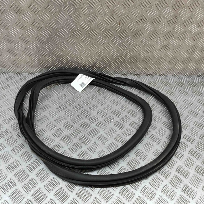 Garnitura ușă dreapta spate AUDI Q2 GA 2020 OEM: 81A833721A