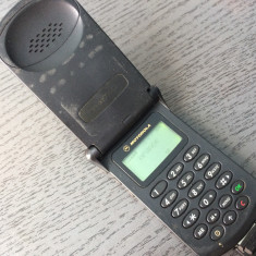 TELEFON DE COLECTIE MOTOROLA STARTAC 130 FUNCTIONAL.CITITI DESCRIEREA CU ATENTIE