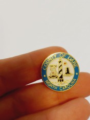 Insigna County of Dare North Carolina, metal, 2cm, colectie, vintage