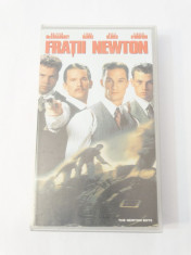 Caseta video VHS originala film tradus Ro - Fratii Newton foto