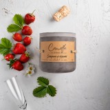 Șampanie și căpșuni &ndash; Lum&acirc;nare parfumată handmade 150 g